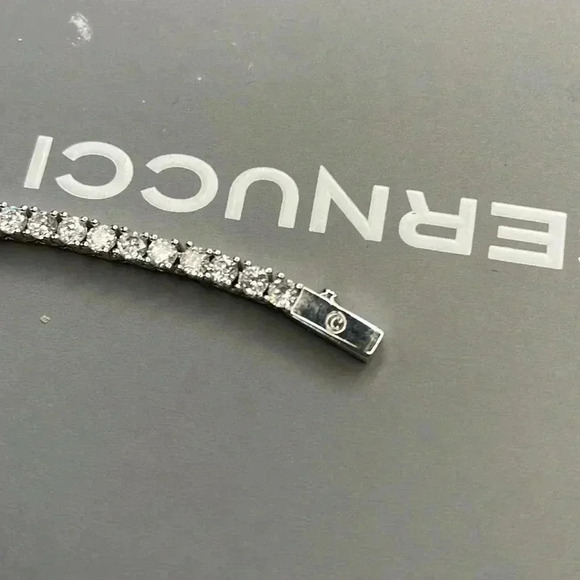 Cernucci 18 inch cubic zirconia necklace, new with box and polishing cloth - Picture 2 of 4